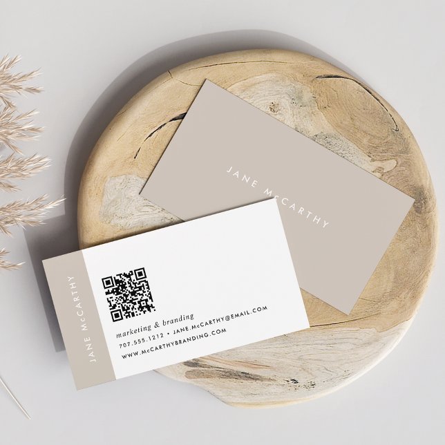 Carte De Visite Beige de chêne | Code QR minimaliste moderne (Créateur téléchargé)
