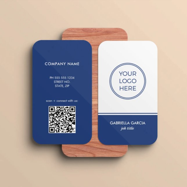 Carte de visite bleue avec logo code QR moderne (Card shown in 3.5 x 2 inches with round corners. )