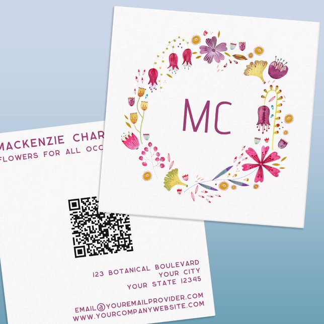 Carte De Visite Carré Aquarelle moderne Monogramme Floral QR Code (Monogram initial personalized watercolor botanical floral wreath business card with QR code)