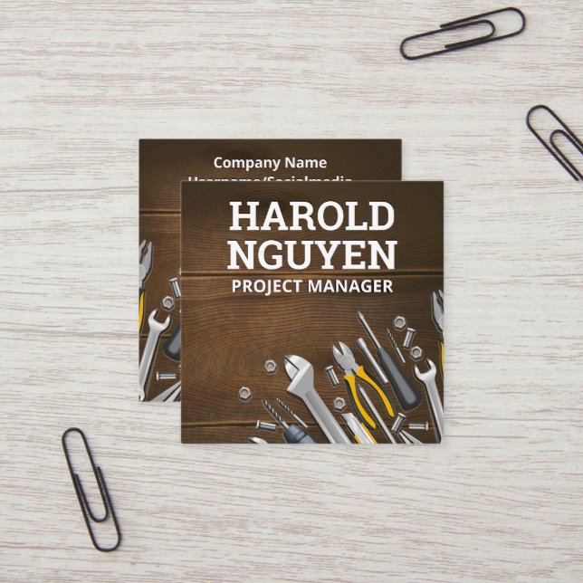 Carte De Visite Carré Artisans Outils Table en bois (Devant/Arrière en situation)