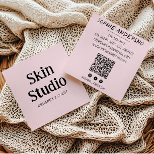 Carte De Visite Carré Code QR Minimaliste Rose Pâle pour Studio de Beaut