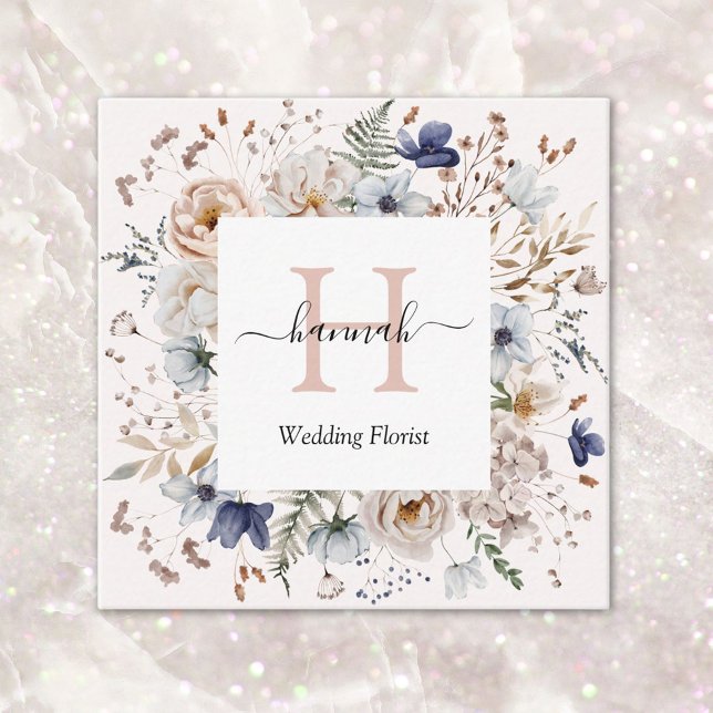 Carte De Visite Carré Elegant Monogram Pretty Beige Blue Flowers Floral (Close up)