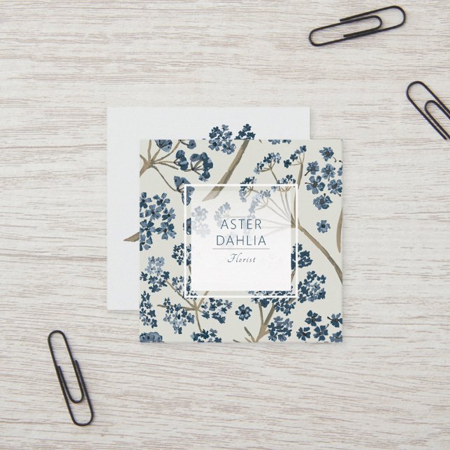 Carte De Visite Carré Elégante aquarelle bleue (Elegant Blue Watercolor Flowers Square Business Card from Studio Posies.)