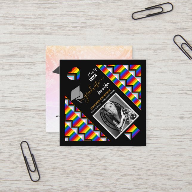 Carte De Visite Carré Gradué LGBTQ & Progrès Arc-en-ciel Graduation (Devant/Arrière en situation)