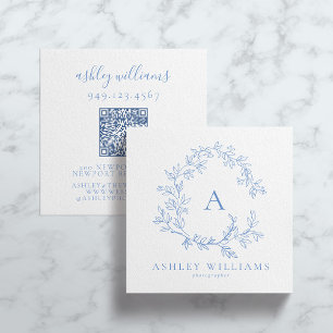 Carte De Visite Carré Pastel Blue QR Code Monogramme Floral Crest