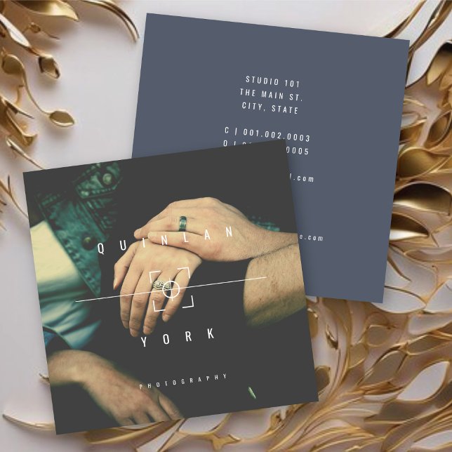 Carte De Visite Carré Photographe minimaliste moderne photo Focus (Modern Minimalist Camera Focus Photo Photographer Square Business/Profile Card @ fat_fa_tin)