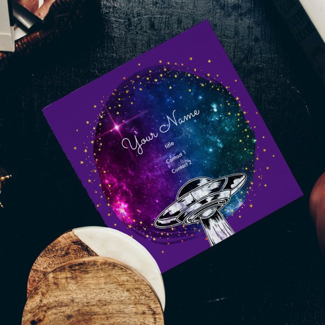 Carte De Visite Carré Soucoupe violette volante dans la galaxie artistiq (Créateur téléchargé)
