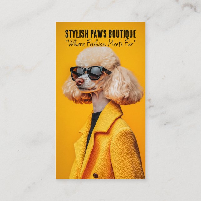 Carte De Visite Chic Poodé en lunettes de soleil et manteau jaune (Devant)