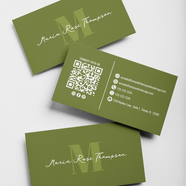 Carte De Visite Code QR de monogramme moderne vert professionnel  (Elegant olive green monogram business card featuring a custom QR code for instant connections.)