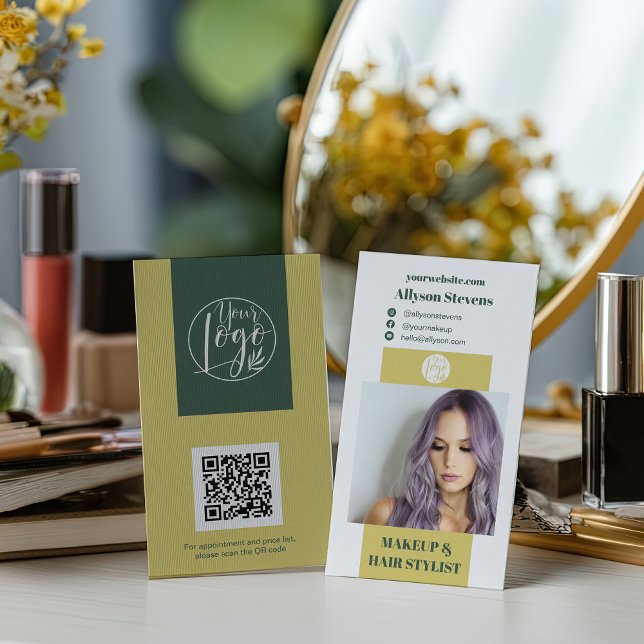 Carte De Visite Code QR Logo Coiffeur Vert Citron Moderne (Modern Citrus Green Hair Stylist QR code Logo Business Card)