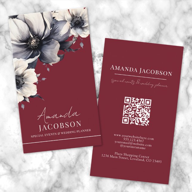 Carte De Visite Code QR vertical rouge floral élégant professionne (Vertical QR Code Red Floral Elegant Professional Business Card)