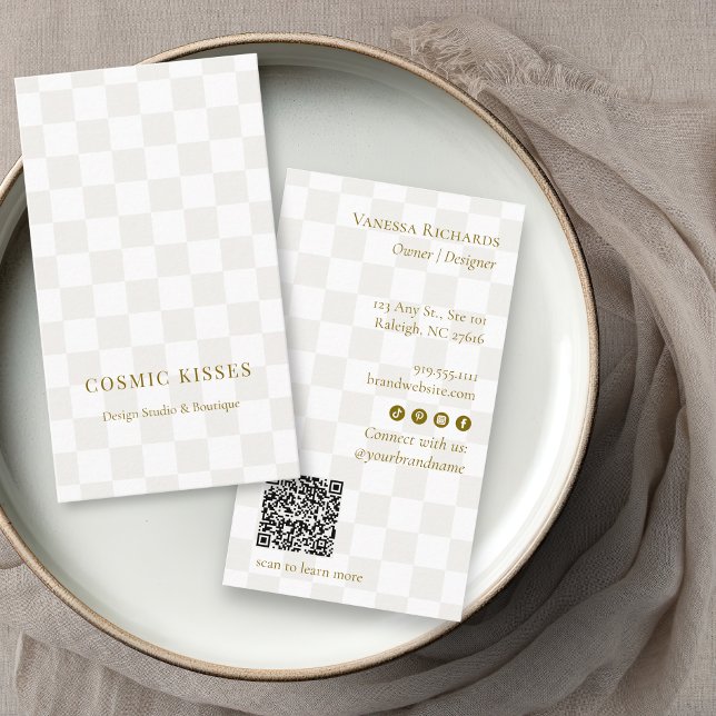 Carte De Visite Contrôle Chic Tan Gold Code QR Boutique Vertical (Créateur téléchargé)