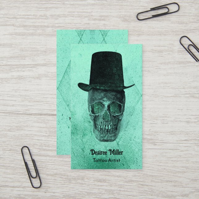 Carte De Visite Crâne gothique Artiste de tatouage vert néon victo (Devant/Arrière en situation)