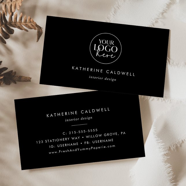 Carte de visite de logo Chic Black Typography (Créateur téléchargé)