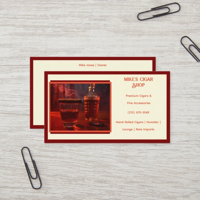 Carte de visite de magasin de cigares rouge foncé (Devant/Arrière en situation)