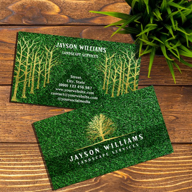 Carte de visite de texture laiteuse moderne avec G (Modern Grass Texture Business Card with Gold Tree #zazzlemade #lawncarebusinesscard#landscapeservice)