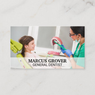 Carte De Visite Dentiste Montrant À Petite Fille Comment Brosser