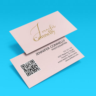 Carte de visite élégant avec code QR rose pâle