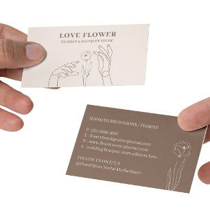 Carte De Visite Fleur de marguerite tenue à la main par un fleuris