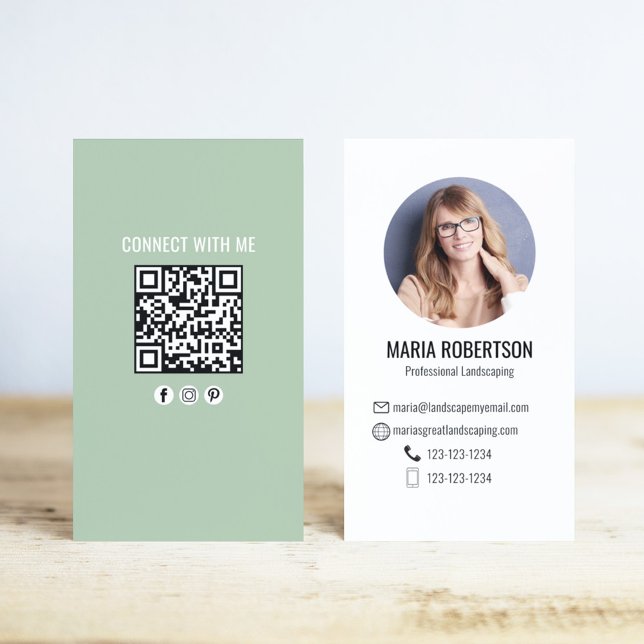 Carte De Visite Green Modern Business Photo QR Code Business Card (Modern business card with scannable QR code. )
