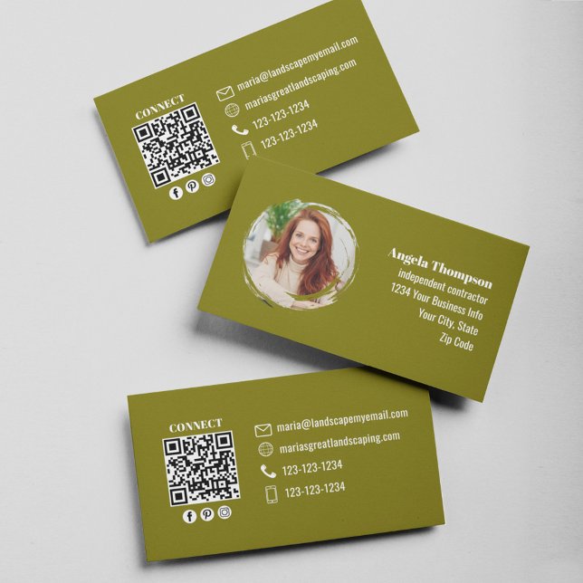 Carte De Visite Green Photo QR Code Social Media (Green modern business card design with simple qr code template.)