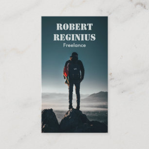 Carte De Visite homme portant sac à dos debout sur la formation de