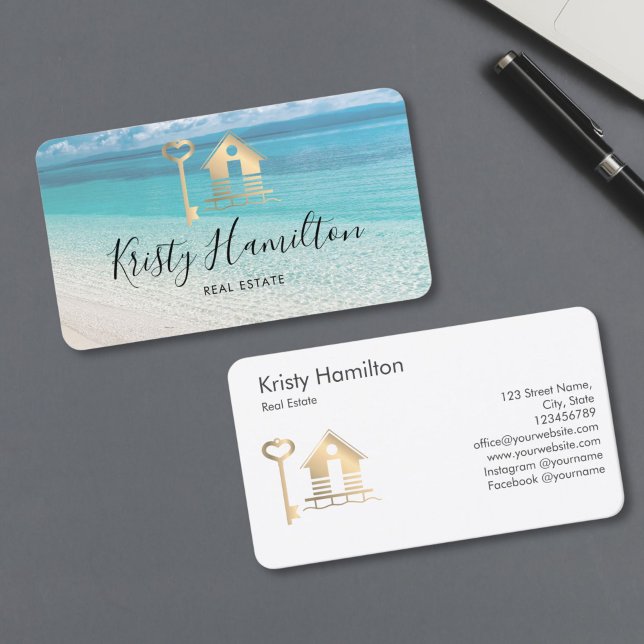 Carte De Visite immobilier professionnel maison agent immobilier p (real estate agent business card with house on the water and golden key, beach background)