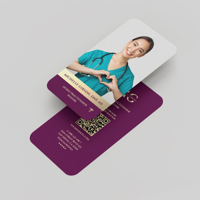 Carte De Visite Infirmière inscrite moderne Elégant Luxe Purple Or (Modern Registered Nurse Elegant Luxury Purple Gold Business Card
)