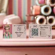 Logo code QR photo à rayures rose rétro et cheveux