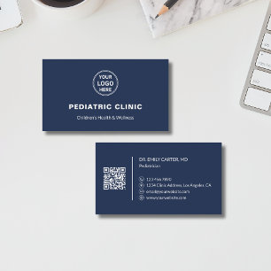 Carte De Visite Logo de clinique pédiatrique QR Bleu marine
