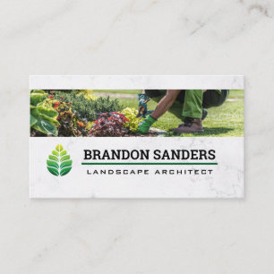 Carte De Visite Logo de feuille verte Paysagiste travaillant dan