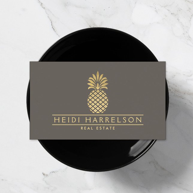 Carte De Visite Logo élégant en ananas doré sur Taupe (Créateur téléchargé)