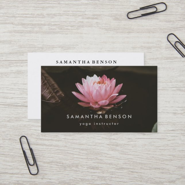 Carte De Visite Logo élégant Lotus Flower Yoga (Devant/Arrière en situation)