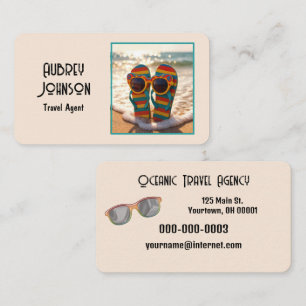 Carte De Visite Lunettes de soleil funky sur des tongs dans le res