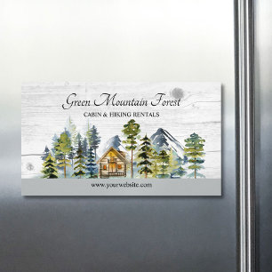 Carte De Visite Magnétique Cabine de montagne rustique dans la forêt brumeuse