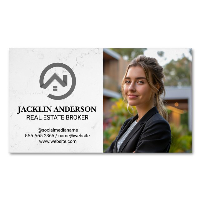 Carte De Visite Magnétique Logo immobilier moderne | Femme d'affaires (devant)