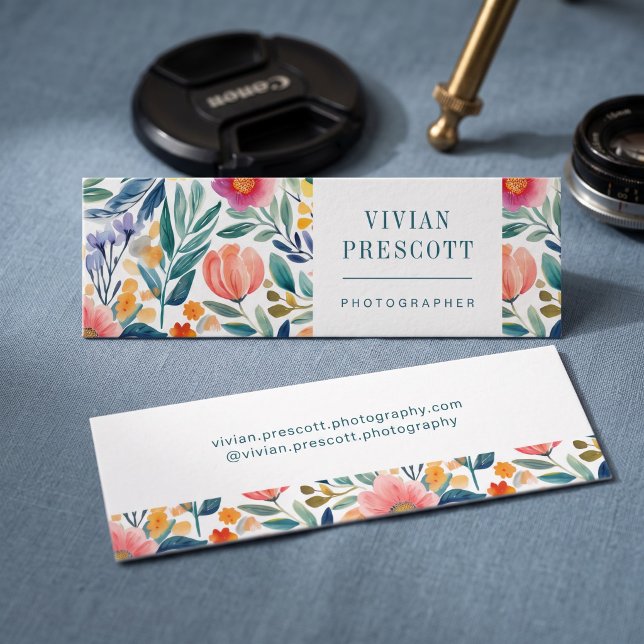 Carte De Visite Mini Conception d'aquarelle botanique moderne (Simulated business cards on table)