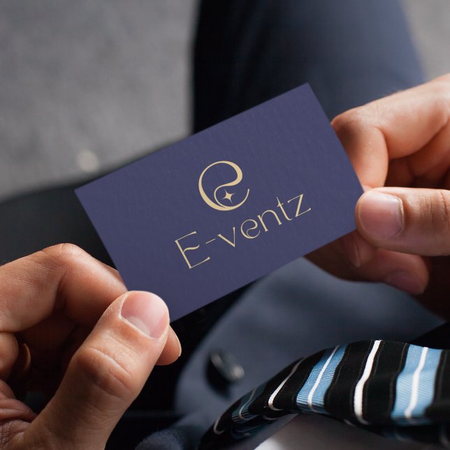 Carte De Visite Modern QR Code & Business Logo l Navy Blue & Gold (Créateur téléchargé)