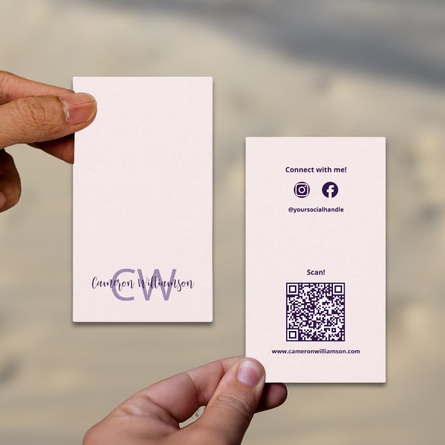 Carte De Visite Monogramme moderne à fond solide QR Code social (Modern Solid Blush Monogram QR Code Social Business Card)