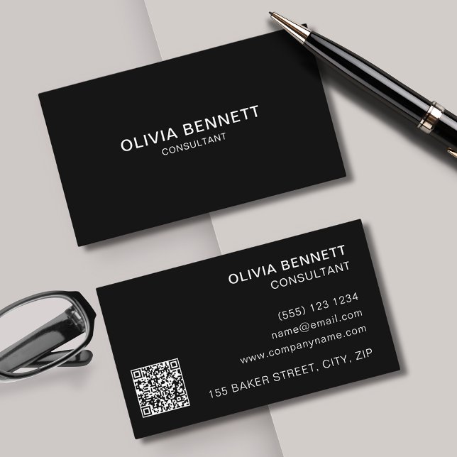 Carte De Visite Noir moderne simple QR (Modern and minimal, black business cards perfect for any professional. Customize with QR code.)