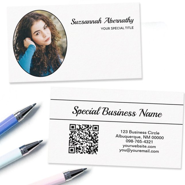 Carte De Visite Oval Professional Photo Nanny QR Code Personnalisé (Créateur téléchargé)