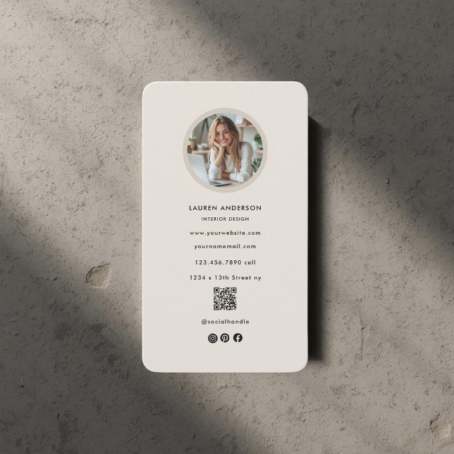 Carte De Visite Photo moderne et QR Code Beige Social Media Design (Créateur téléchargé)