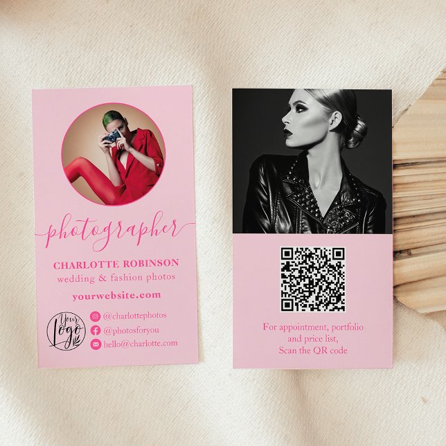 Carte De Visite Photographe moderne pastel rose photo qr code logo (Modern pastel pink photo qr code logo photographer business card)