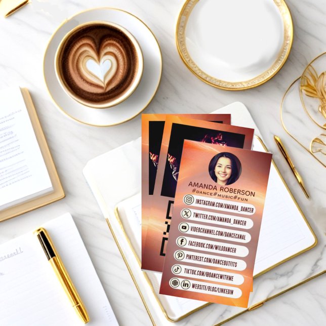 Carte De Visite professionnel moderne, personnalisation médias soc (Social media icons links profile picture vertical business card.)