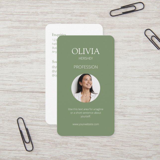 Carte De Visite Sage Olive Green Photo Social QR Code (Devant/Arrière en situation)
