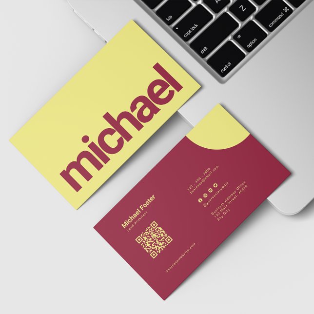 Carte De Visite Simplicité en gras Code quadratique à balayage rou (Créateur téléchargé)