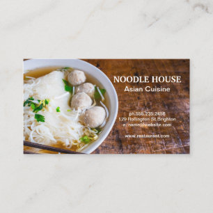 Carte De Visite Soupe aux nouilles pho sur table du restaurant