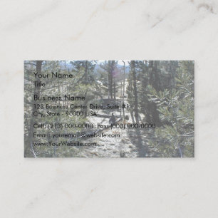 Carte De Visite Un homme assis sur une bûche dans une forêt