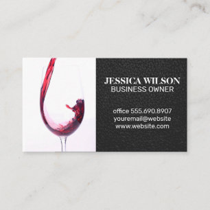 Carte De Visite Verser du vin rouge en verre   Élégant cuir noir