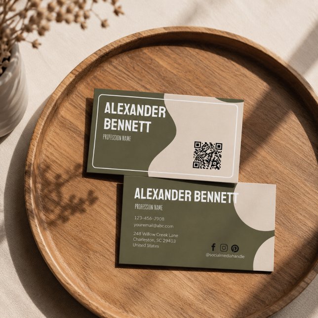 Carte de visite verte et crème à code QR scannable (Créateur téléchargé)